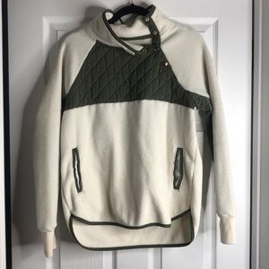 Abercrombie & Fitch Sweater